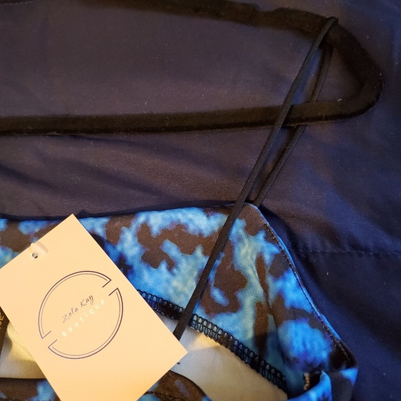 Dress - Picture 4 of 4